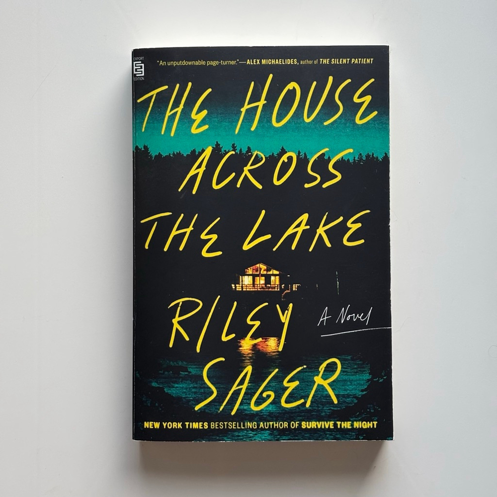 The House Across The Lake by Riley Sager Fiction Novel
📙📘 Bundle any 2 for $15